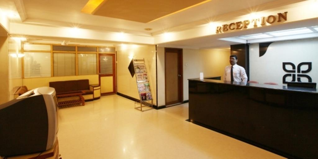 Hotel Prudent Vadodara Exterior foto