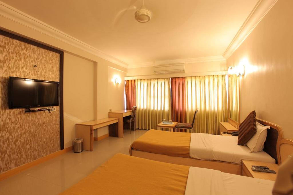 Hotel Prudent Vadodara Exterior foto